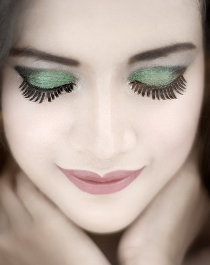 How to Apply Mink Lashes: A Simple Guide